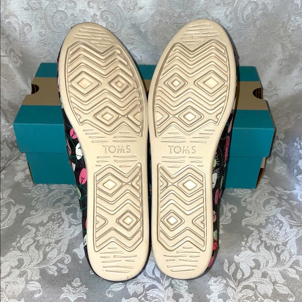 NIB Toms Forged Iron Alpargata Shoes. Women’s size 7.5 - Picture 5 of 6